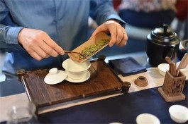 茶能给人带来丰富的生活