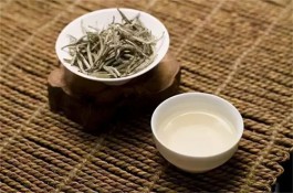 将白茶煮着喝，适合选择什么茶？